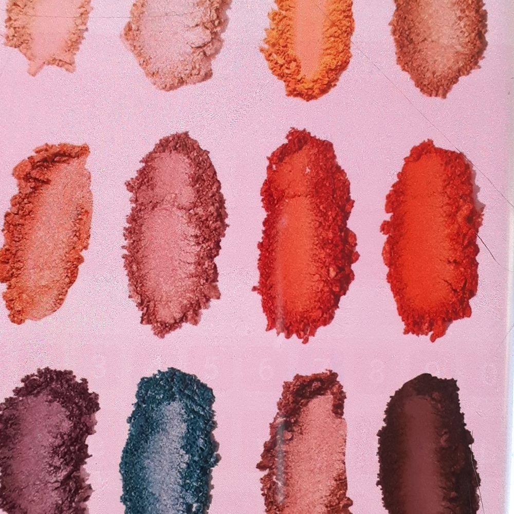 Eyeshadow SOLD OUT - Picture 2 of 4